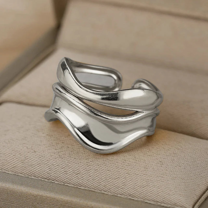 RadiantBands™: Unisex Stainless Steel Rings - Your Ultimate Statement Piece for Every Occasion